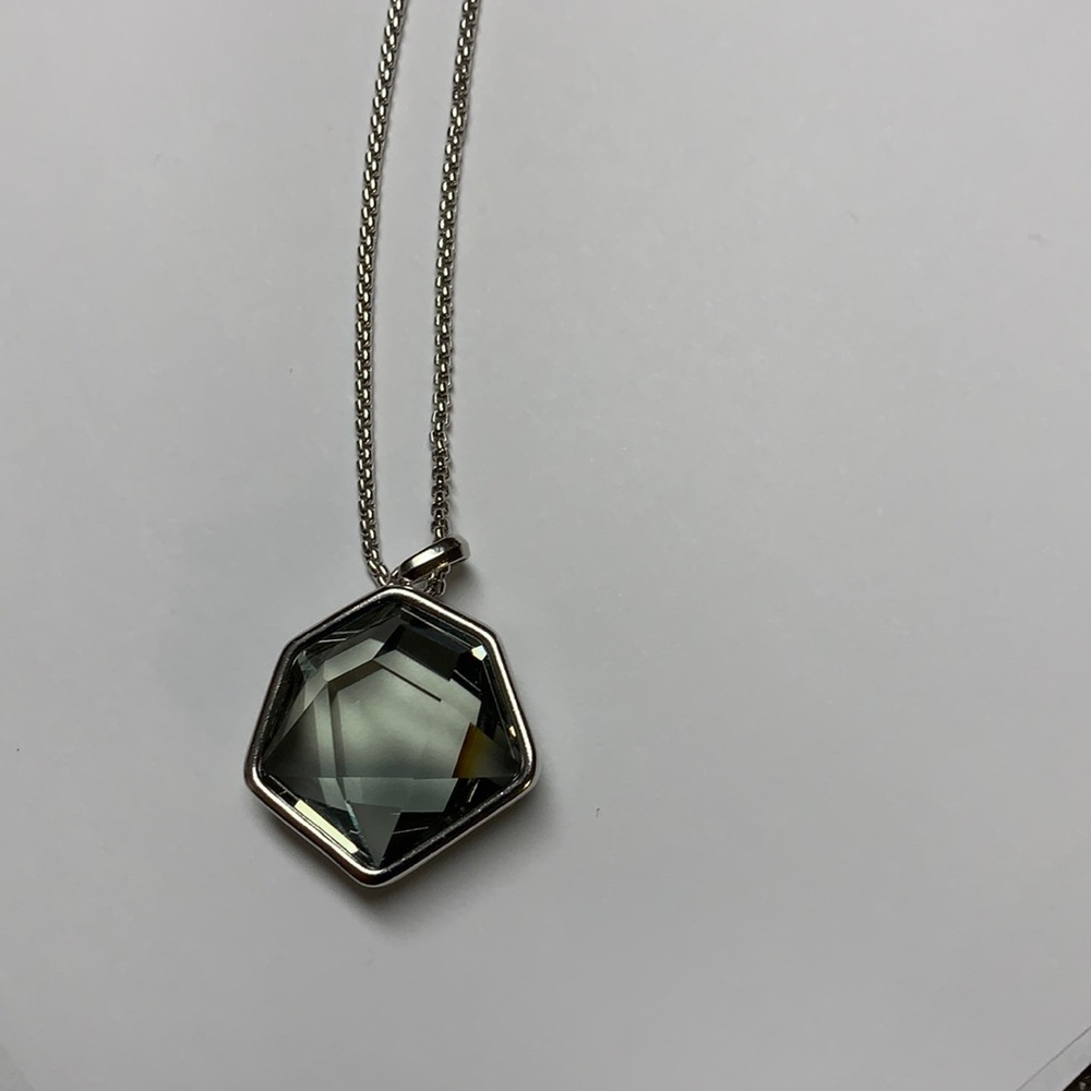 Kendra Scott necklace silver change and Smokey green stone. Never worn, with tag